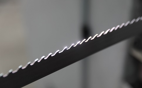 拉萨双金属带锯条产生切削噪音的原因具体有哪些？